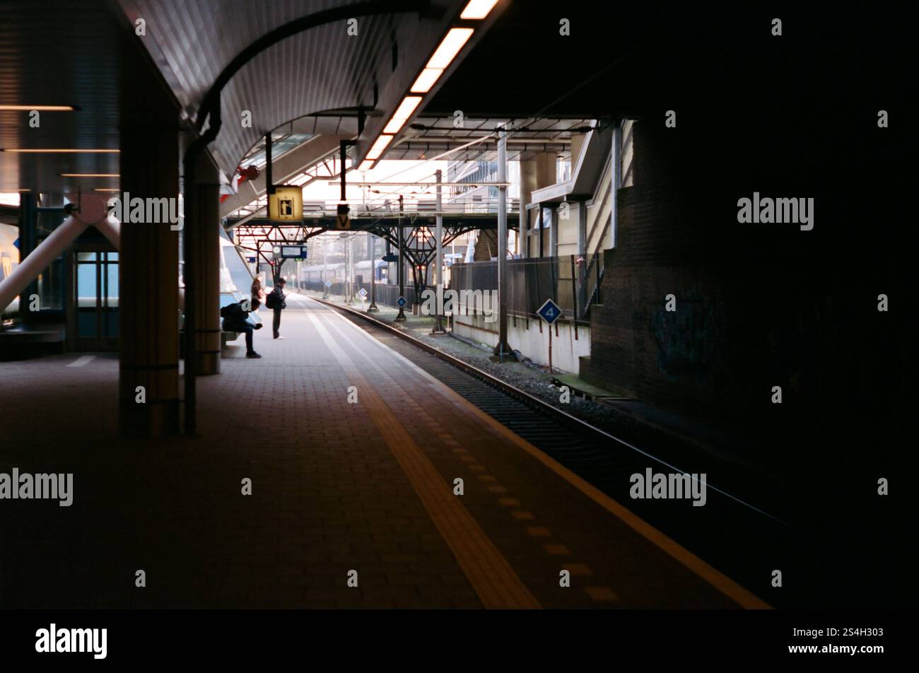 Stazioni ferroviarie e pendolari di Amsterdam, Paesi Bassi. Foto Stock