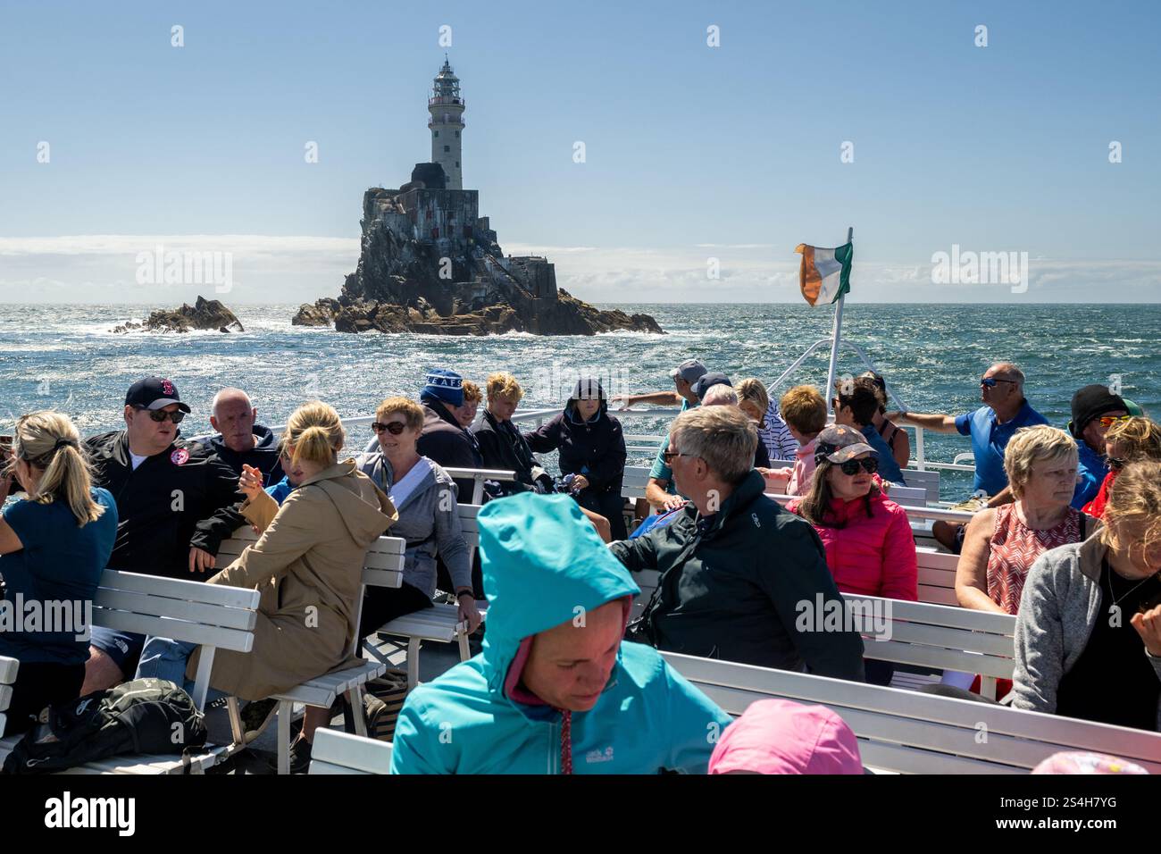 Traghetto di Cape Clear 'Carraig Aonair' con passeggeri in viaggio al faro di Fastnet, West Cork, Irlanda. Foto Stock Traghetto di Cape Clear 'Carraig Aonair' con passeggeri in viaggio al faro di Fastnet, West Cork, Irlanda. Foto Stock