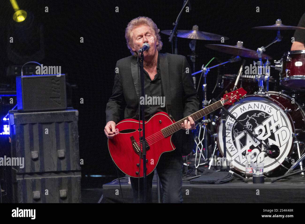ROBERT HART, cantante principale, chitarrista, Manfred Mann's Earth Band, Tour 2025, 11.01.2025, Live at the Theater am Potsdamer Platz, Berlino, Germania < engli Foto Stock