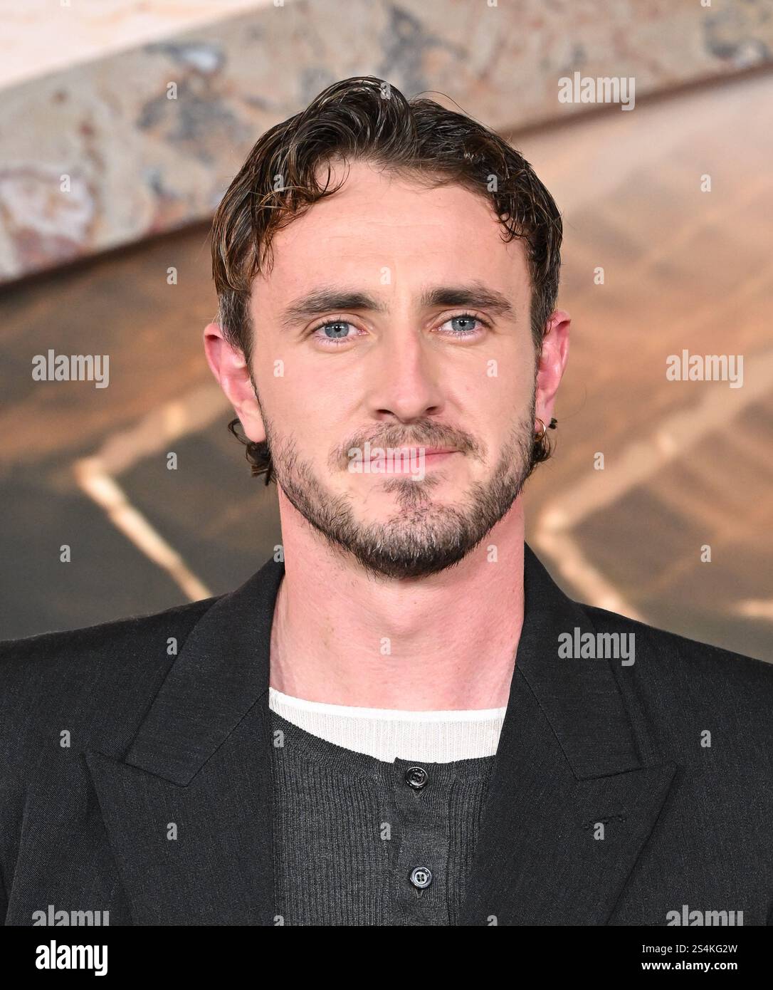 Hollywood, Stati Uniti. 18 novembre 2024. L'attore irlandese Paul Mescal arriva al "Gladiator II" Los Angeles Premiere al TCL Chinese Theatre il 18 novembre 2024 a Hollywood, CA. © LISA OConnor/AFF-USA.com credito: AFF/Alamy Live News Foto Stock