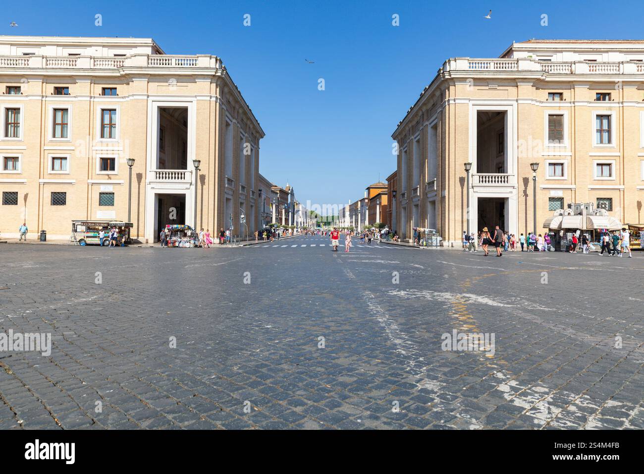 Vista su via della conciliazione da Piazza Pio XII, Roma, Italia. Foto Stock