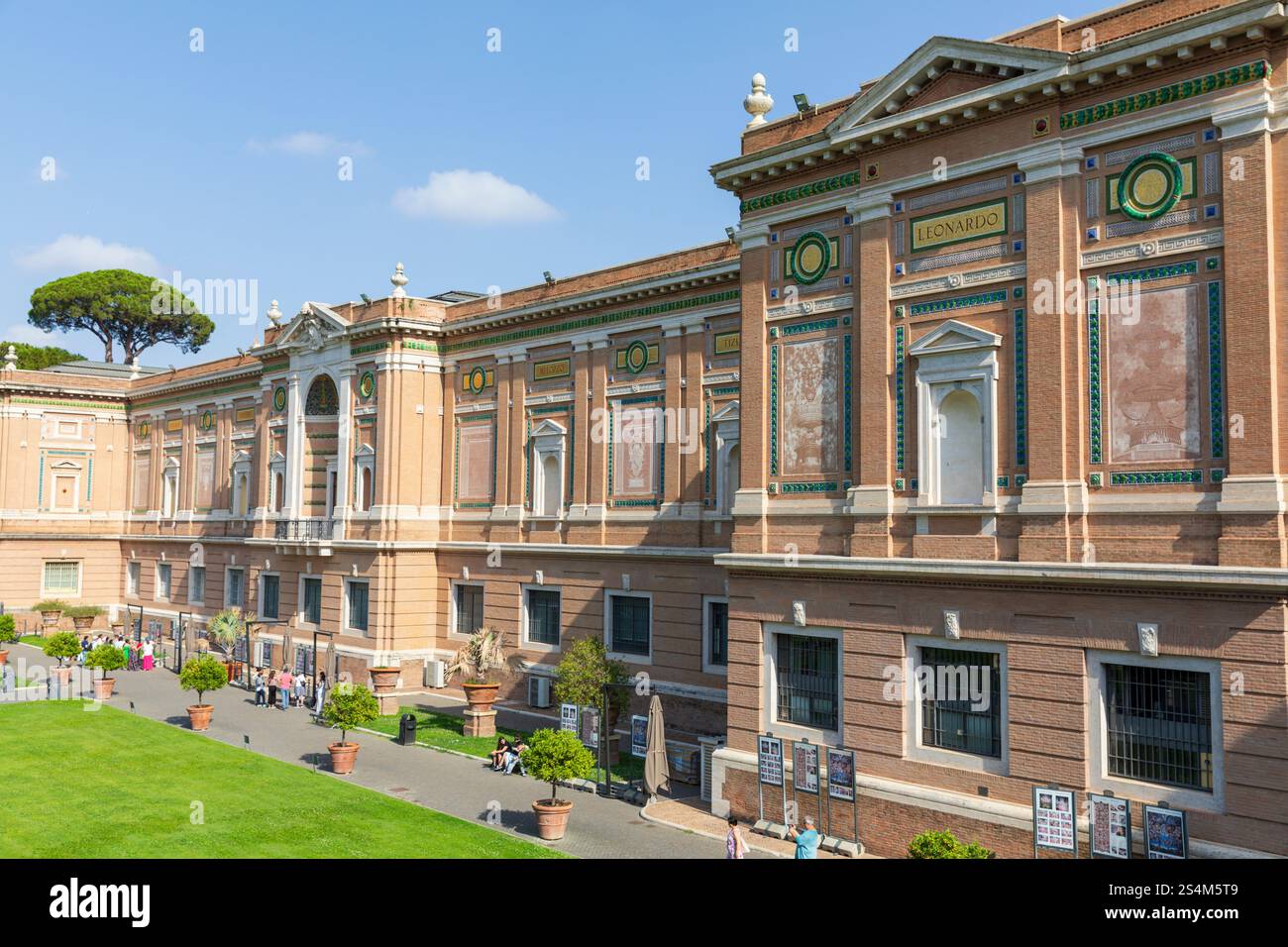 Galleria d'Arte Vaticana (dettaglio) con il mosaico Leonardo, città del Vaticano. Foto Stock