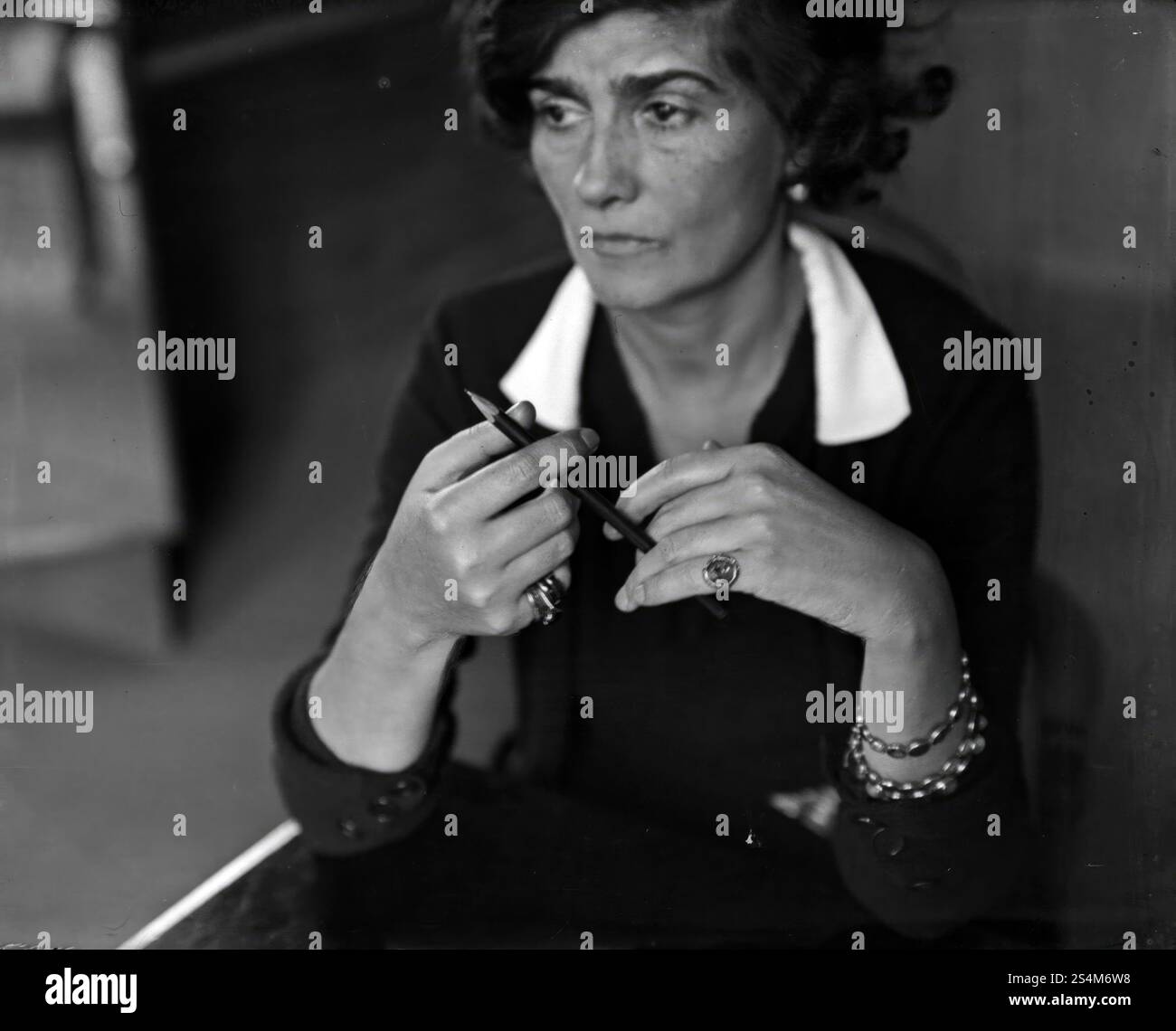 COCO CHANEL in COCO CHANEL: UNBOTONED (2023), diretto da HANNAH BERRYMAN. Credito: Whynow / album Foto Stock