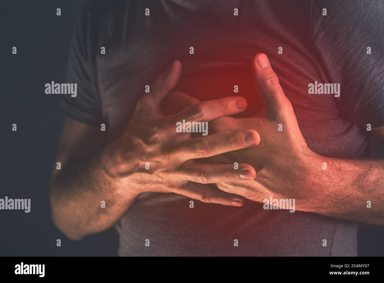 Concetto di attacco di cuore, grave condizione medica, concentrazione selettiva Foto Stock
