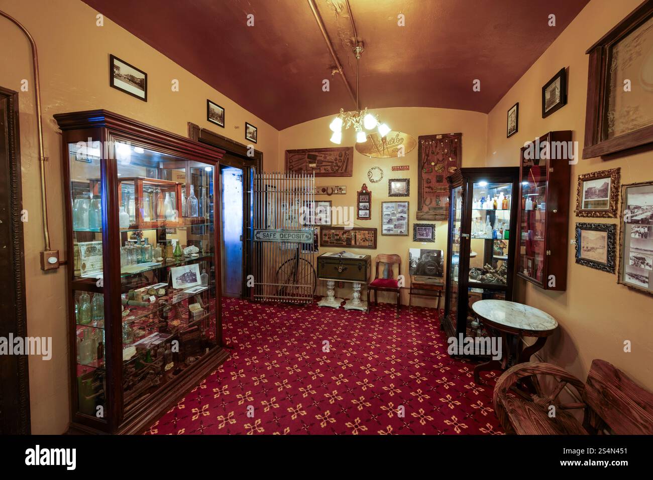Hotel Mizpah, luoghi storici registrati negli Stati Uniti, Main Street, Tonopah, Nye County, Nevada. Costruito nel 1905. Votato come miglior hotel infestato da fantasmi degli Stati Uniti per Lady in Red Ghost. Foto Stock