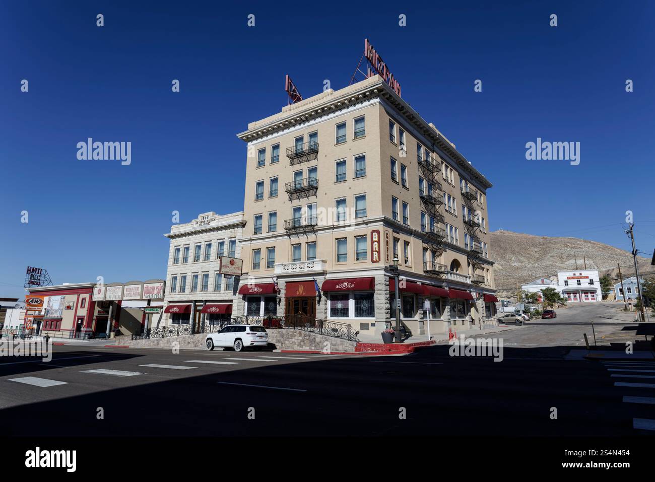 Hotel Mizpah, luoghi storici registrati negli Stati Uniti, Main Street, Tonopah, Nye County, Nevada. Costruito nel 1905. Votato come miglior hotel infestato da fantasmi degli Stati Uniti per Lady in Red Ghost. Foto Stock