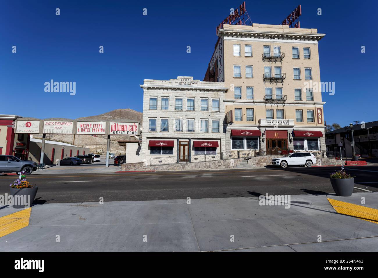 Hotel Mizpah, luoghi storici registrati negli Stati Uniti, Main Street, Tonopah, Nye County, Nevada. Costruito nel 1905. Votato come miglior hotel infestato da fantasmi degli Stati Uniti per Lady in Red Ghost. Foto Stock