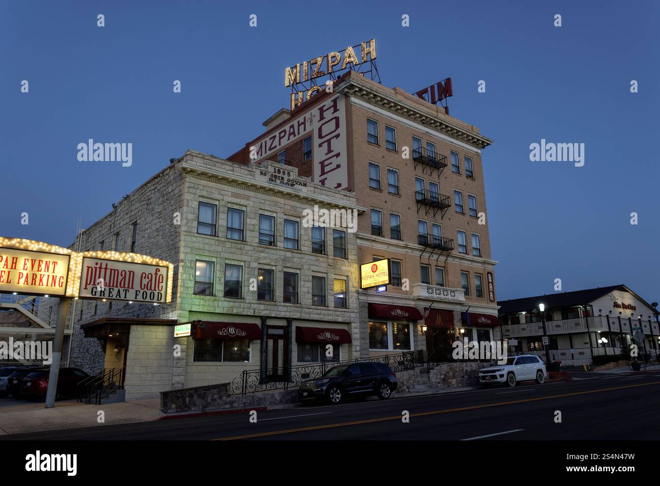 Hotel Mizpah, luoghi storici registrati negli Stati Uniti, Main Street, Tonopah, Nye County, Nevada. Costruito nel 1905. Votato come miglior hotel infestato da fantasmi degli Stati Uniti per Lady in Red Ghost. Foto Stock