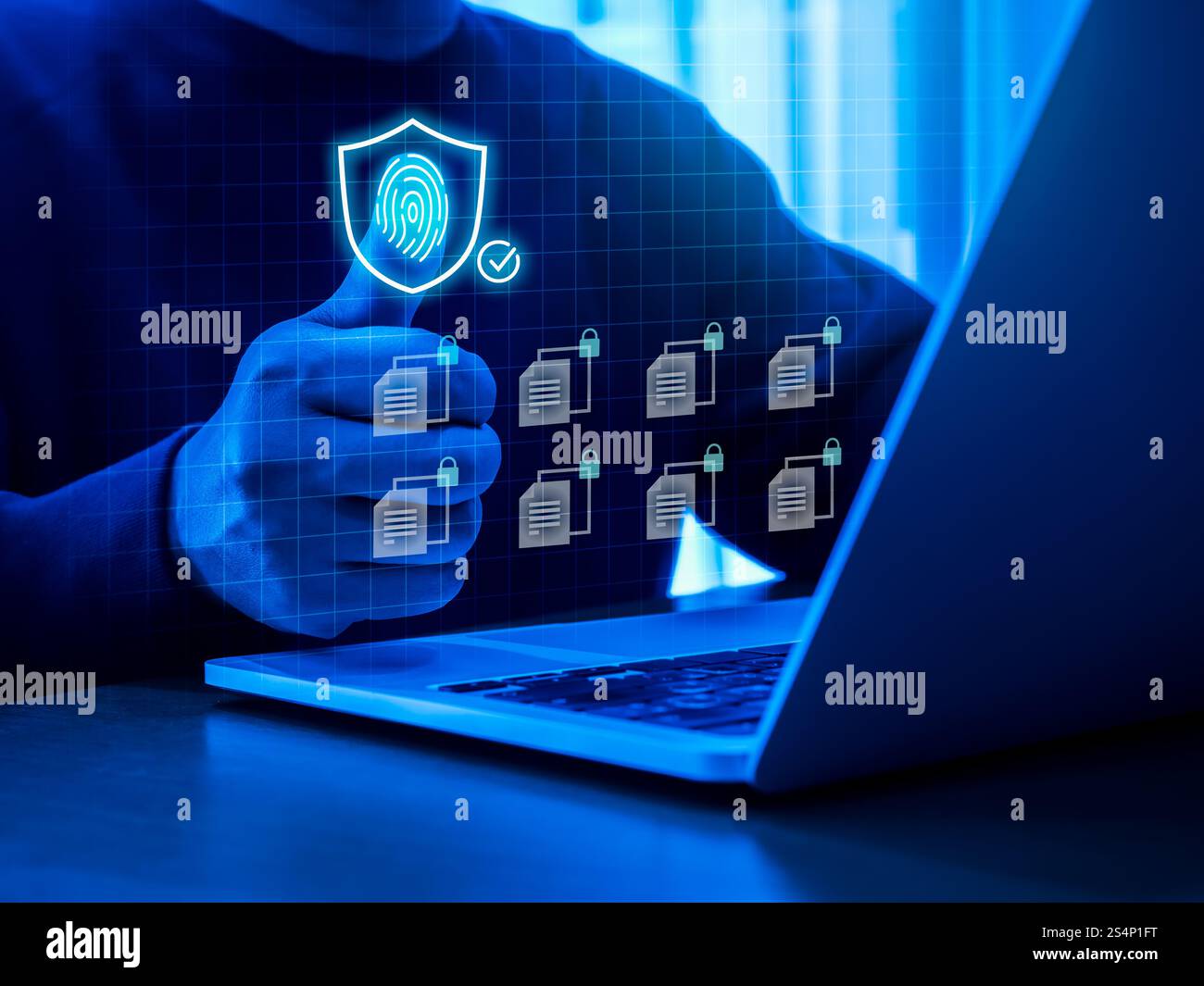 Impronta biometrica, controllo dell'accesso tramite scansione del pollice da parte di un uomo d'affari con l'icona dello scudo di sicurezza e file bloccati sullo schermo virtuale del computer. Sicurezza informatica. Foto Stock