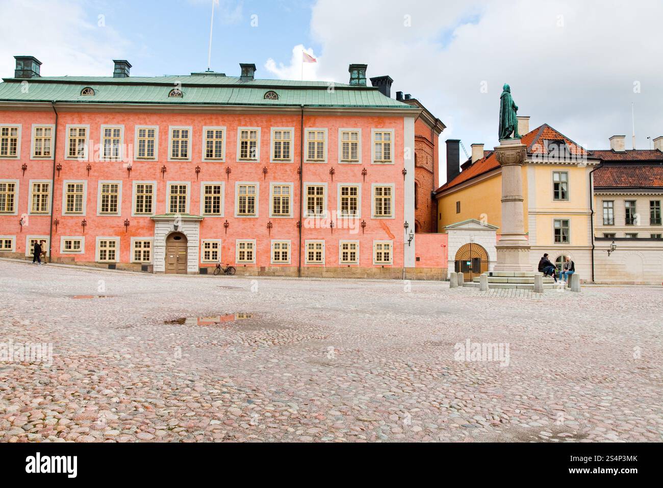 Birger Jarls Torg - piazza pubblica con statua di Birger Jarls a Stoccolma, Svezia, l'8 settembre 2011 Foto Stock
