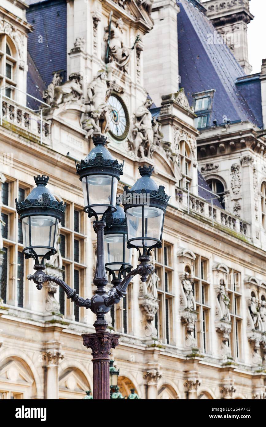Lanterna e Hotel de Ville (municipio) in Paris , Francia Foto Stock