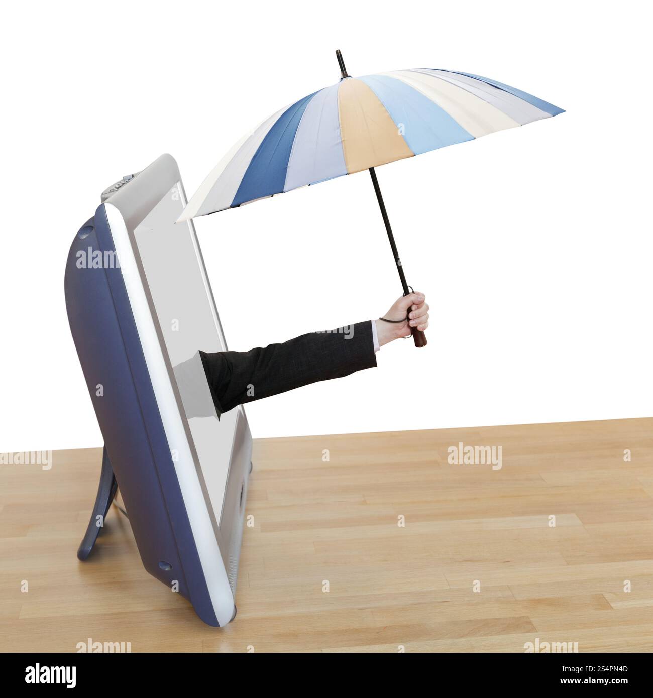 Previsioni meteo - mano con ombrello a strisce si affaccia sullo schermo del televisore isolati su sfondo bianco Foto Stock