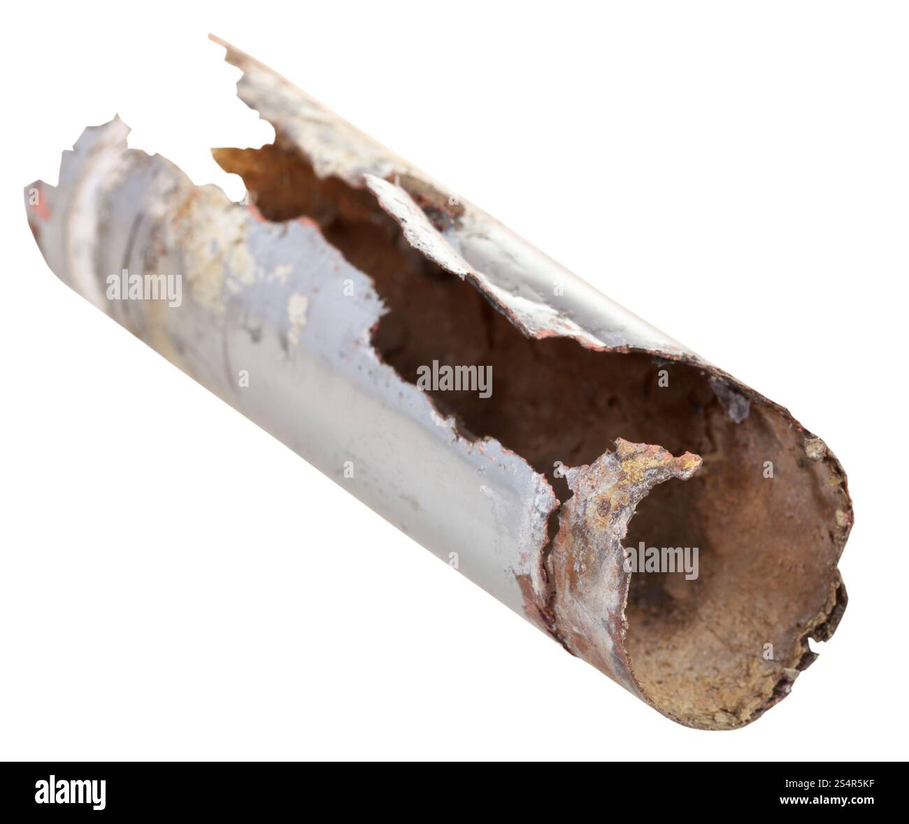 Corroso di metallo della tubazione idraulica isolati su sfondo bianco Foto Stock