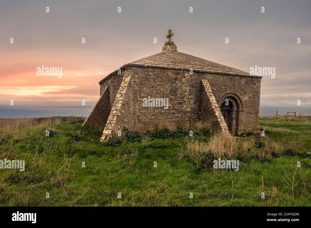 St Aldhelm's Head Chapel vicino a Worth Matravers, Isola di Purbeck, Dorset, Inghilterra Foto Stock