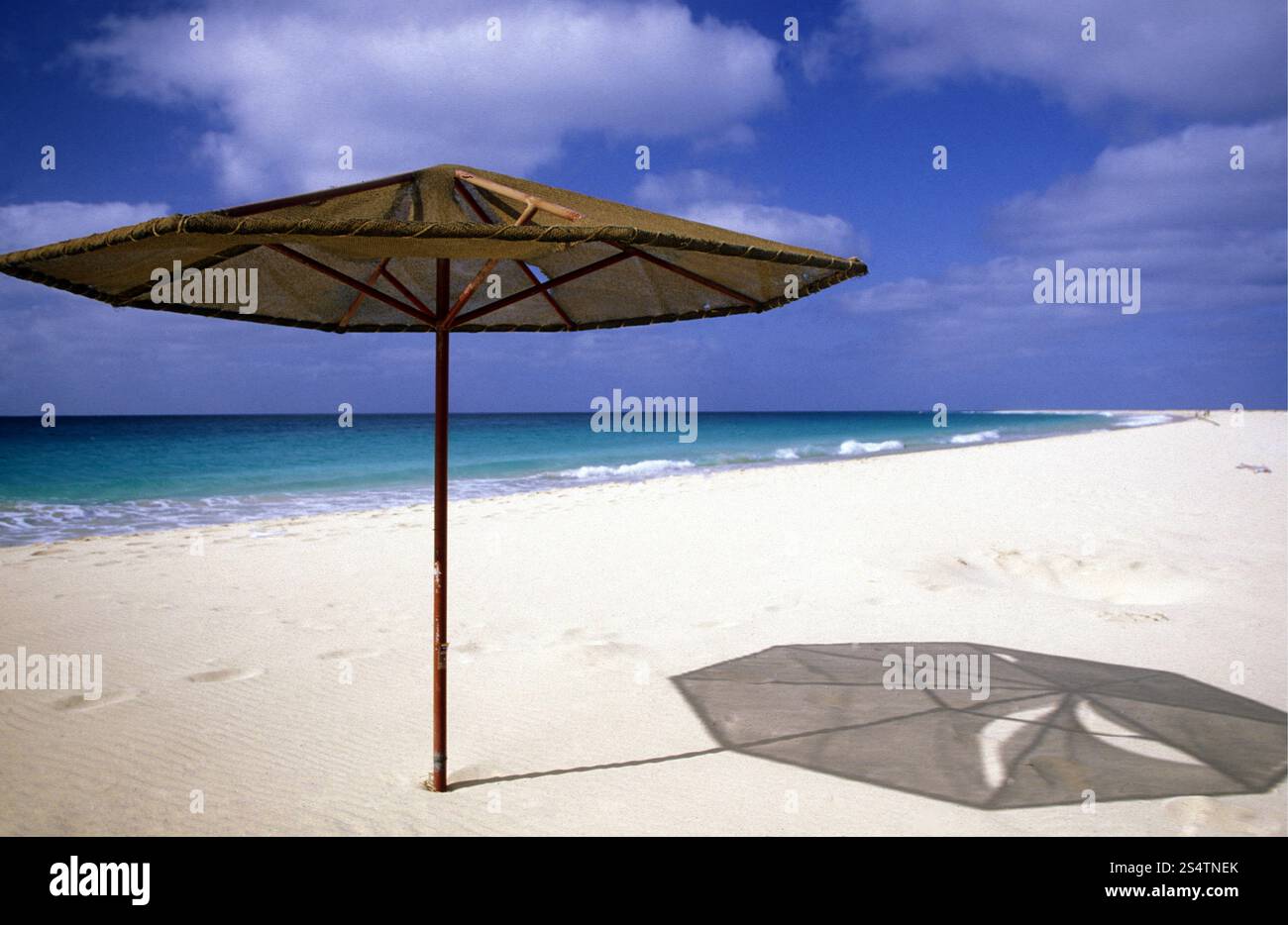 La spiaggia di Santa Maria sull'isola di Sal a Capo Verde nell'Oceano Atlantico in Africa. AFRICA CAPO VERDE SAL Foto Stock