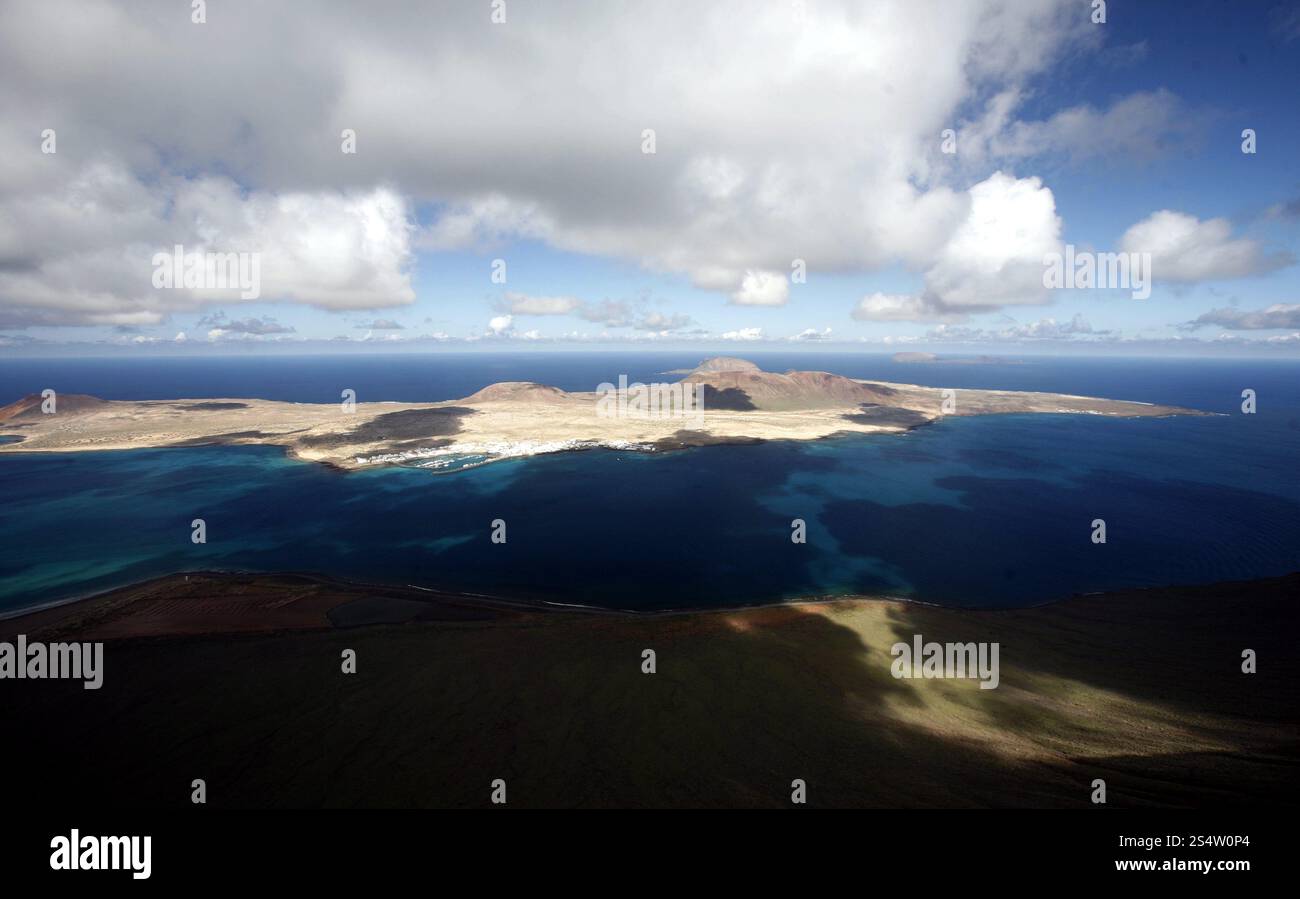 Il punto di osservazione del Mirador del Rio sull'isola di Lanzarote sulle isole Canarie della Spagna nell'Oceano Atlantico. Sull'isola di Lanzarote sulla Foto Stock