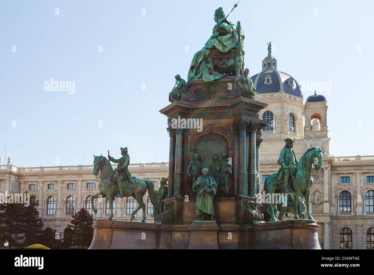 Viaggio nella città di Vienna - il Monumento di Maria Teresa e il Museo Kunsthistorisches (Museo di storia dell'Arte, Museo di Belle Arti) a Maria Theresien Platz, Foto Stock