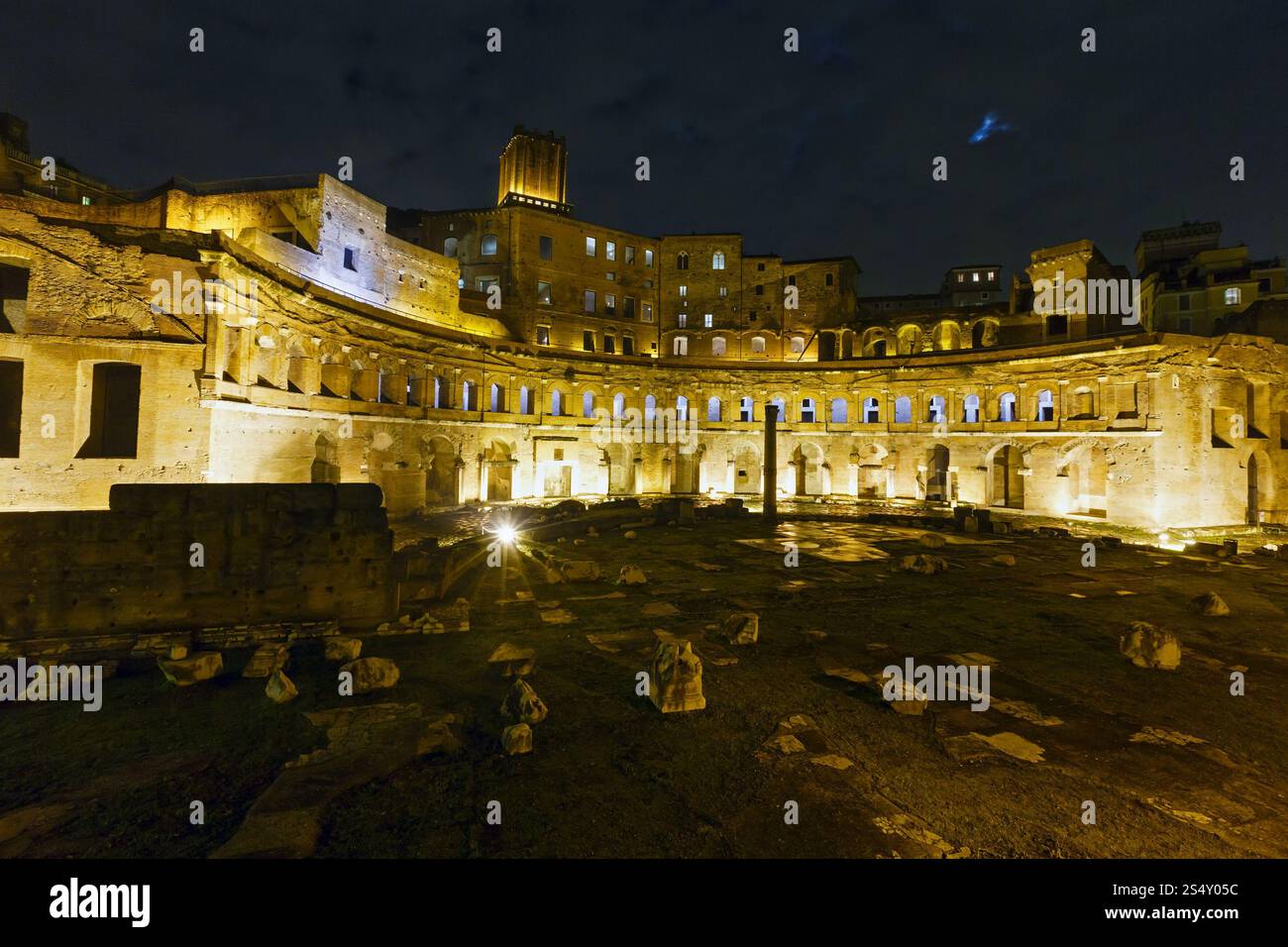 Mercato Trajans è grande complesso di rovine nella città di Roma, Italia. Forum Trajans. Foto Stock