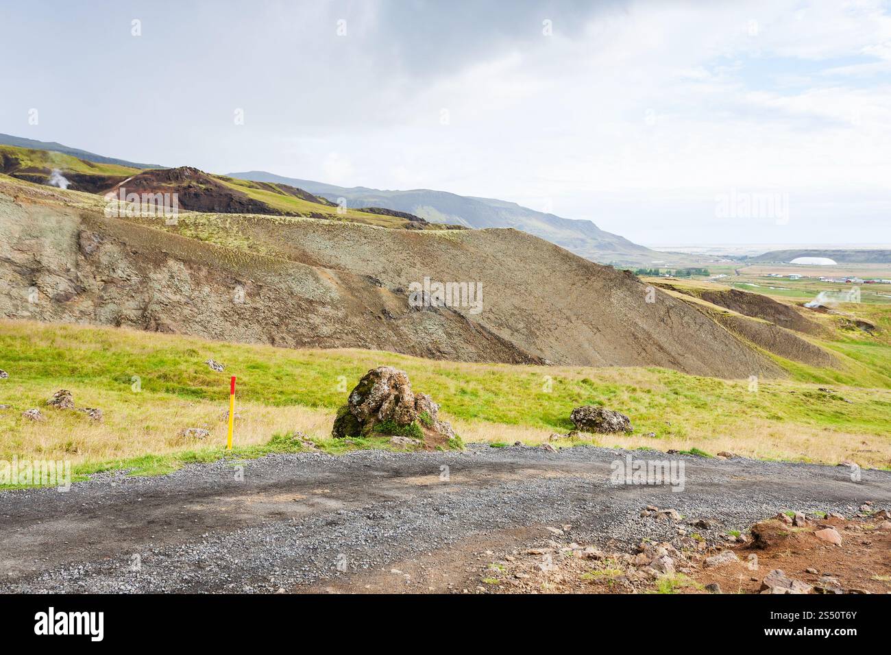 Viaggio in Islanda - country road a Hveragerdi Hot Spring River Trail area in settembre Foto Stock