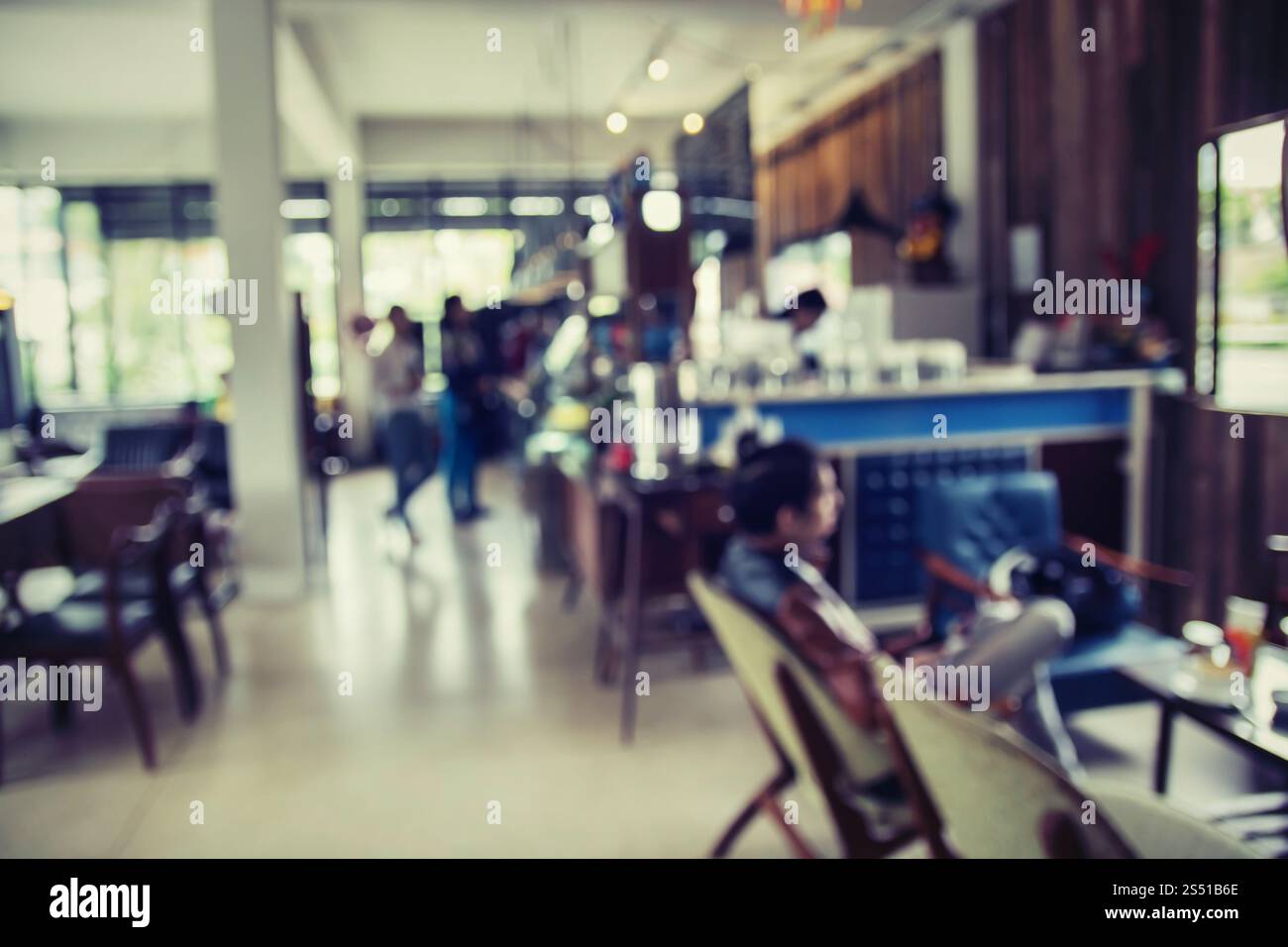 Caffetteria Cafe la sfocatura dello sfondo con bokeh immagine . Foto Stock