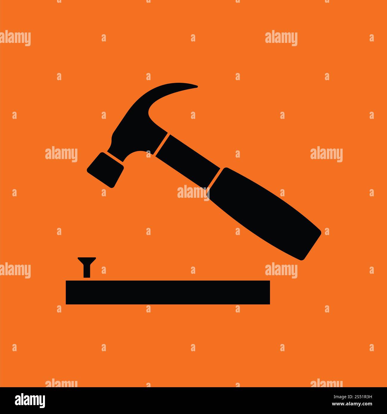 Icona di un martello battere al chiodo. Sfondo arancione con nero. Illustrazione Vettoriale. Foto Stock