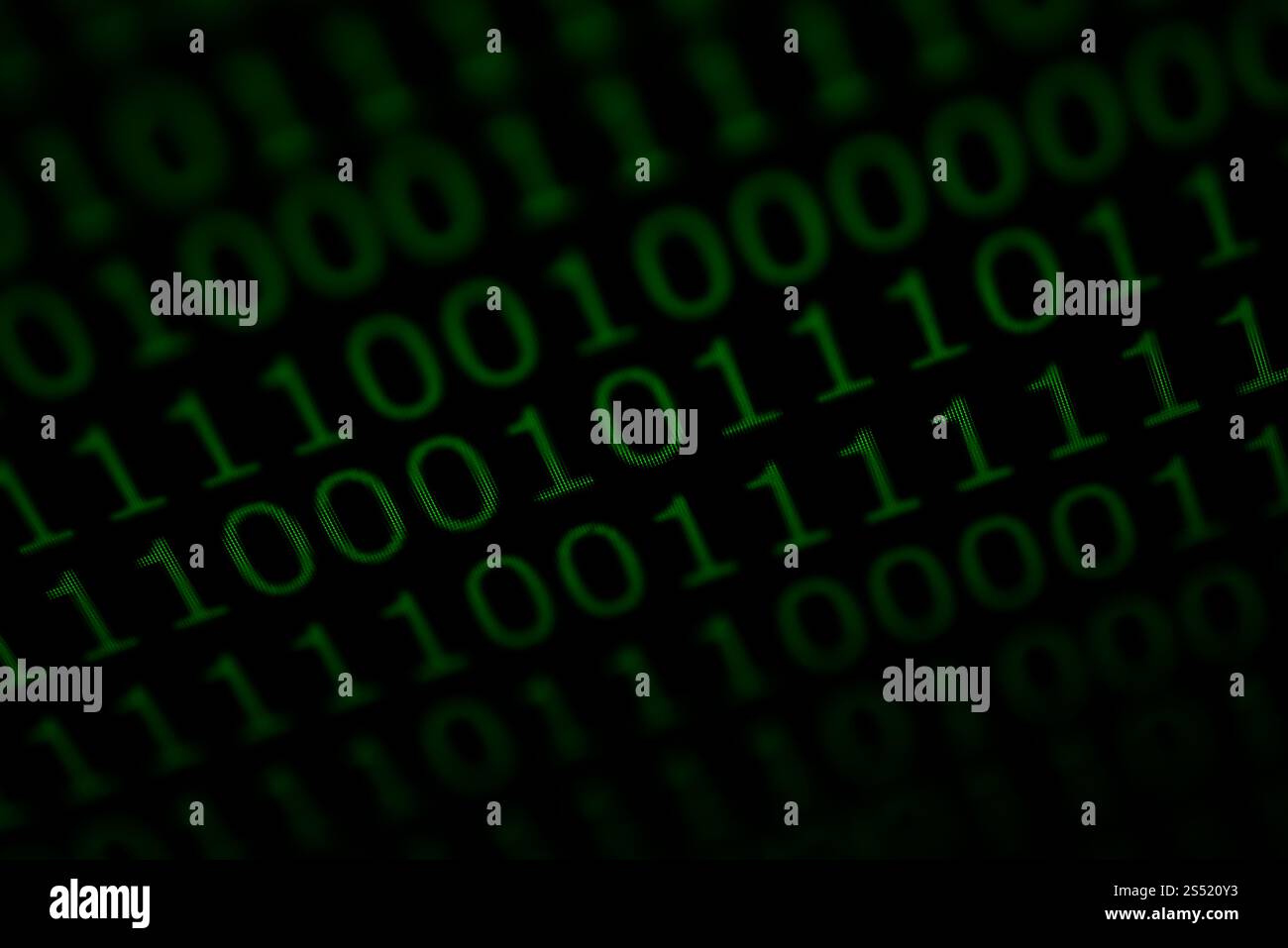 Codice numerico continuo di colore verde, dati web astratti in . Codice numerico continuo di colore verde, dati Web astratti in codice binario. Foto Stock