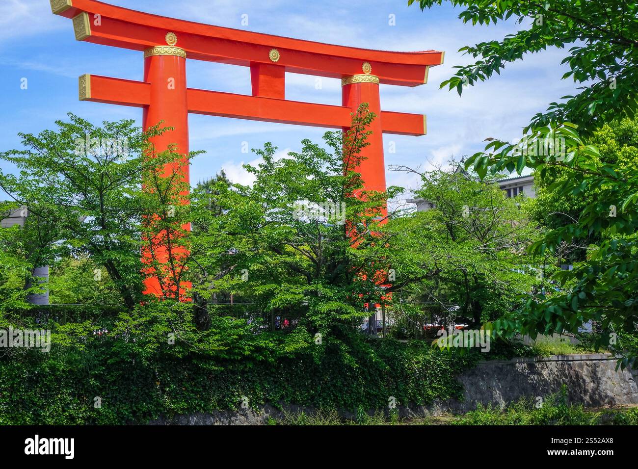 Heian Shrine torii Gate a Kyoto, Giappone. Heian Shrine torii Gate, Kyoto, Giappone Foto Stock