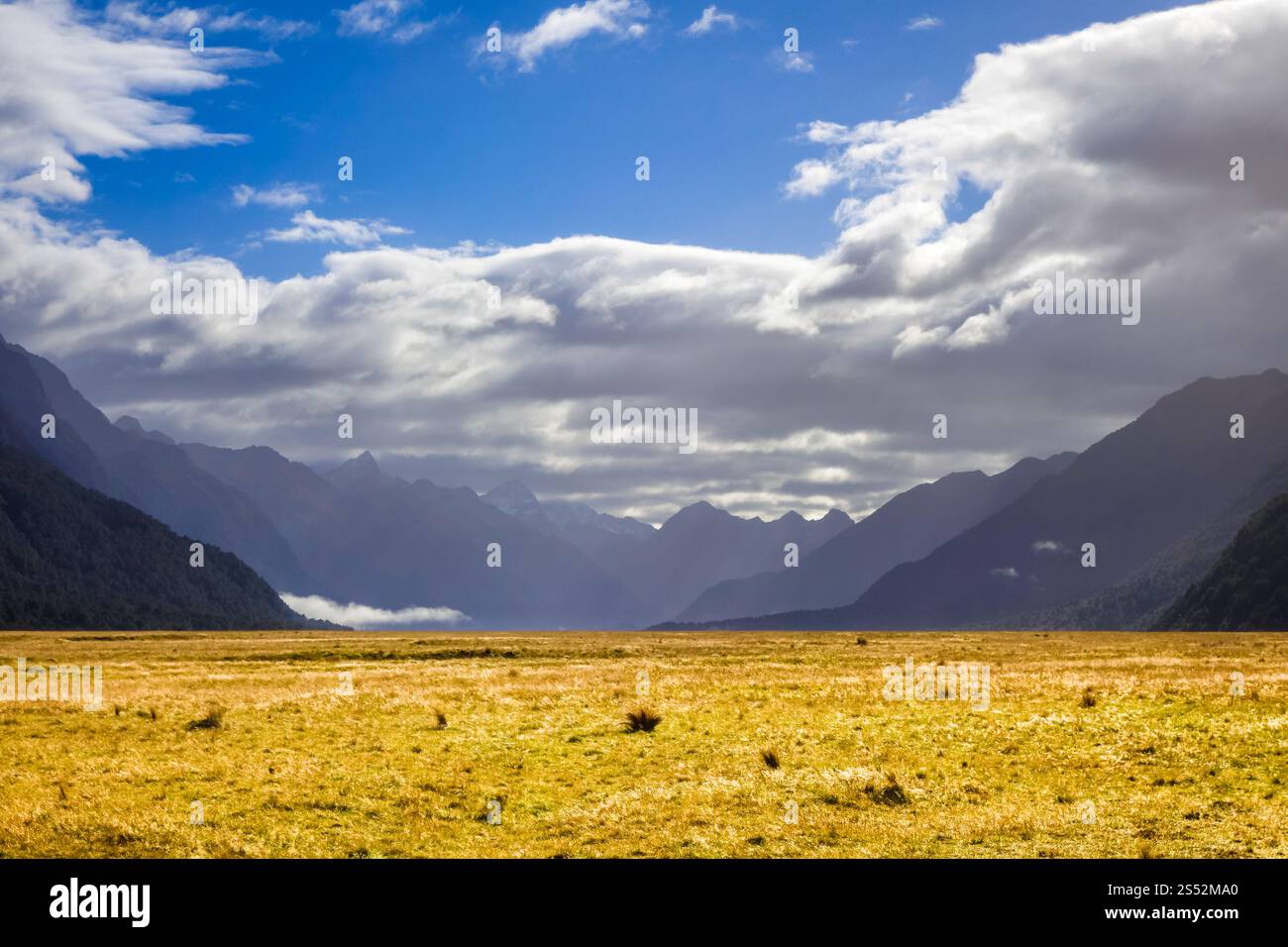 Parco nazionale di Fiordland paesaggio montano, nuova Zelanda. Parco nazionale di Fiordland, nuova Zelanda Foto Stock