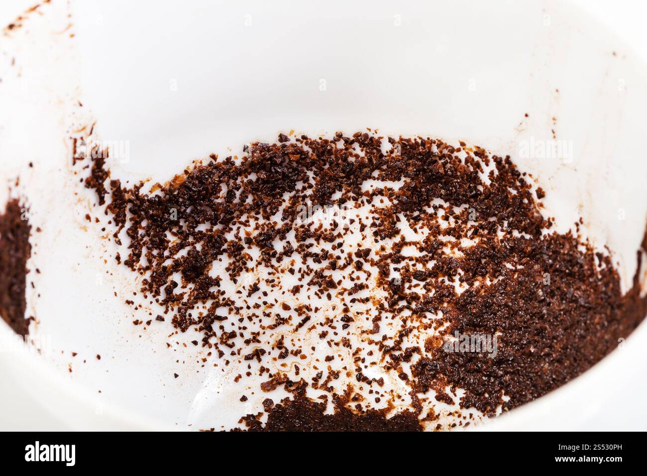 La Divinazione sul caffè - caffè dei sedimenti in porcellana bianca cup close up Foto Stock