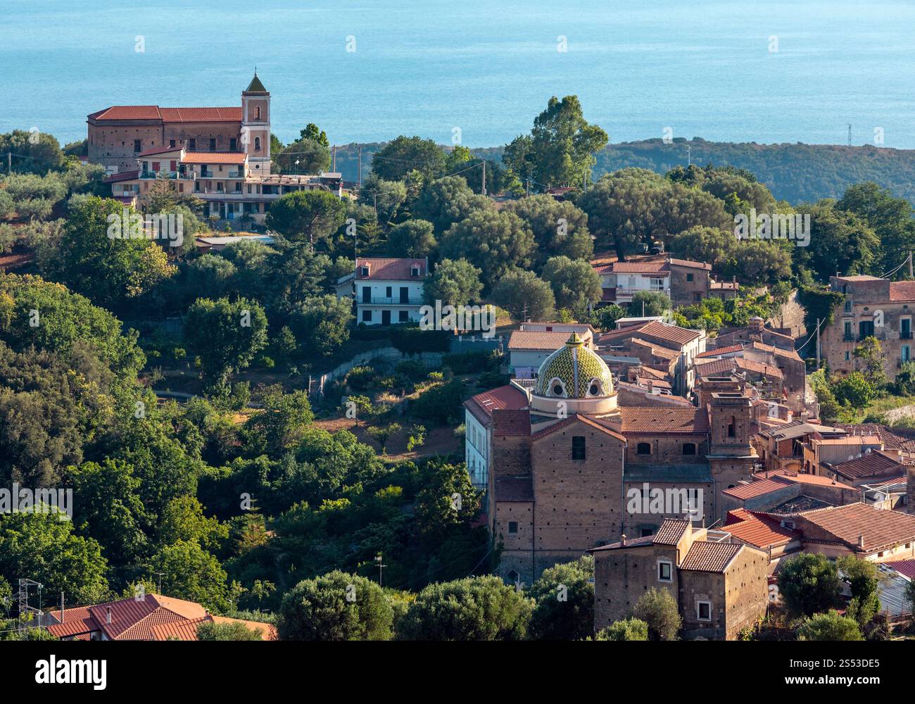 Splendido Mare Tirreno linea costiera paesaggio. Parco Nazionale del Cilento e Vallo di Diano, Salerno, Italia. Foto Stock