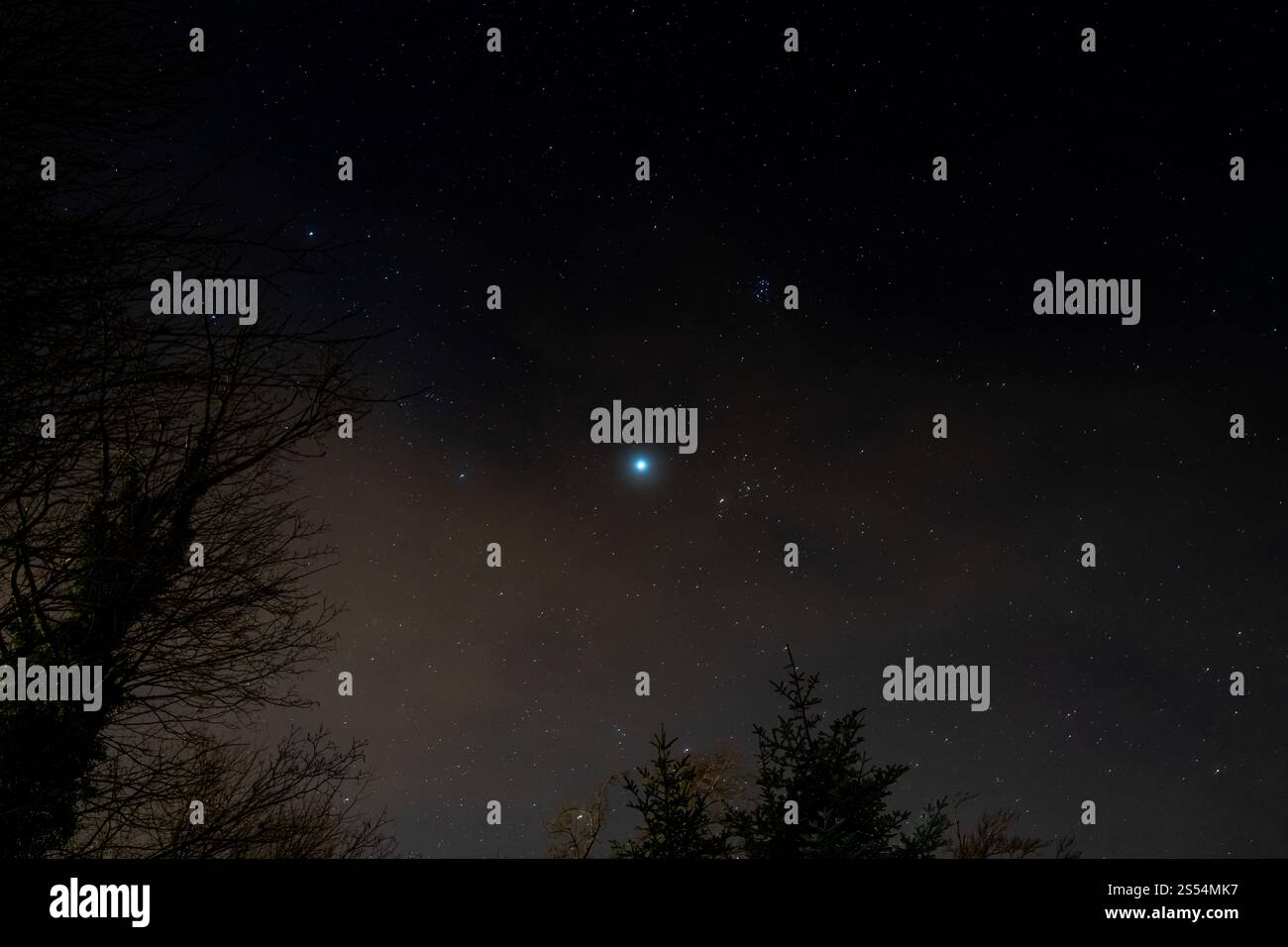 Cielo notturno sopra Lucerna Foto Stock