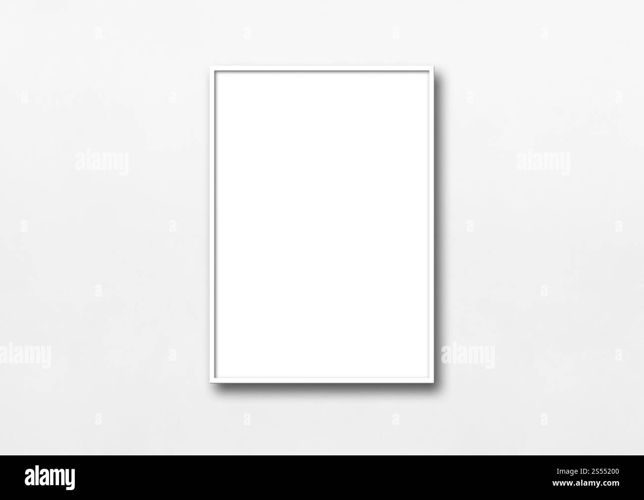 Cornice bianca appesa a una parete. Modello di mockup vuoto. Cornice bianca appesa a una parete Foto Stock