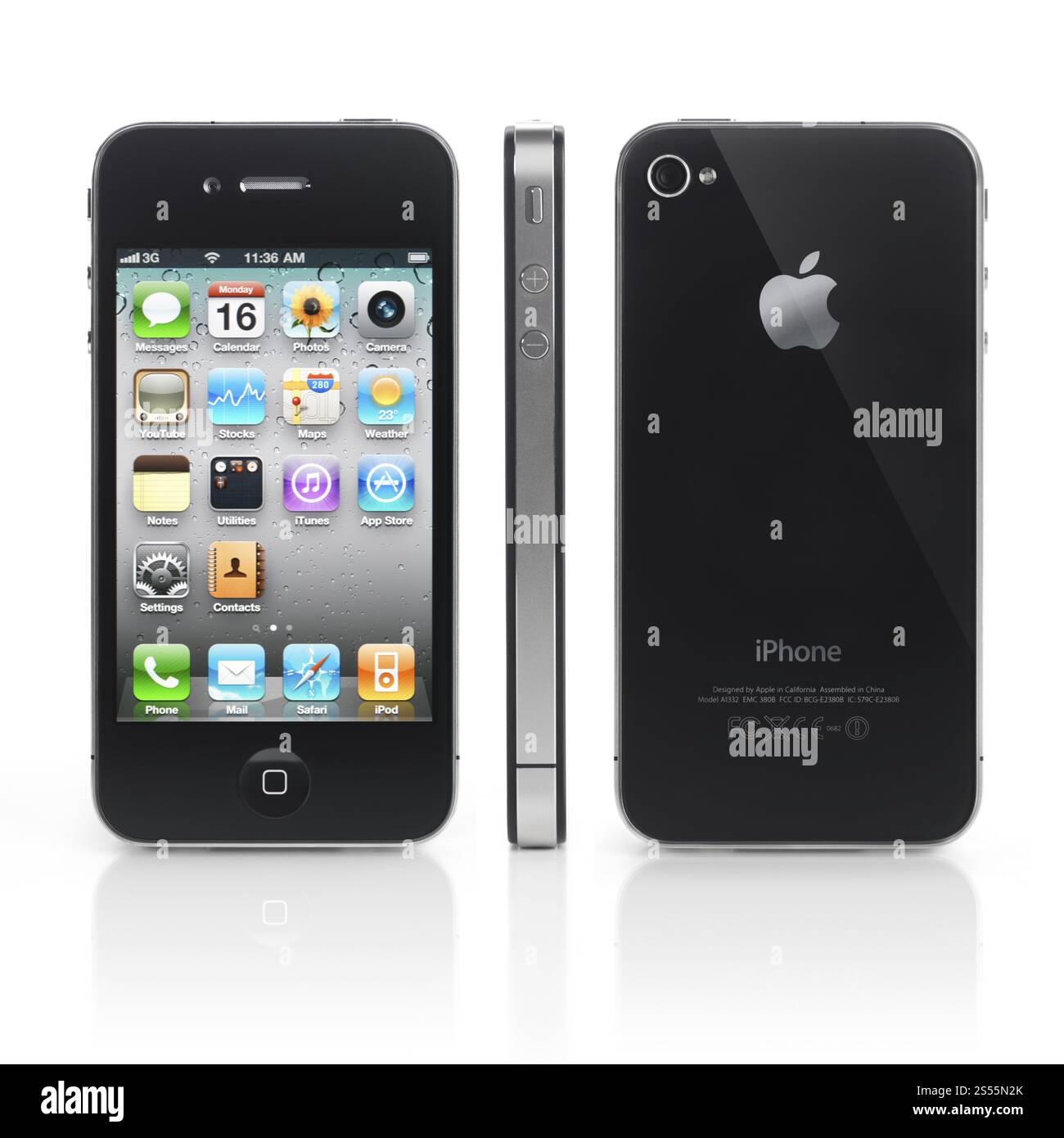 Smartphone Apple iPhone 4 con tre viste, lato anteriore e posteriore, isolate con percorso di ritaglio su sfondo bianco. . Foto Stock Smartphone Apple iPhone 4 con tre viste, lato anteriore e posteriore, isolate con percorso di ritaglio su sfondo bianco. . Foto Stock