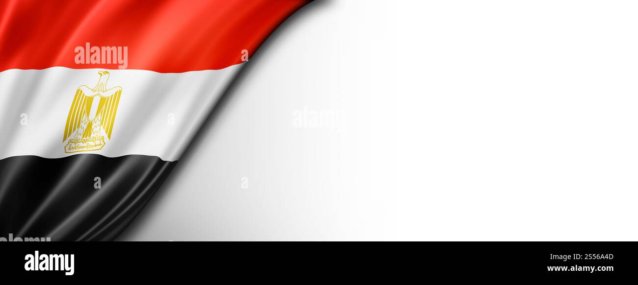 Bandiera dell'Egitto isolata sul bianco. Striscione panoramico orizzontale. Bandiera egiziana isolata su striscione bianco Foto Stock