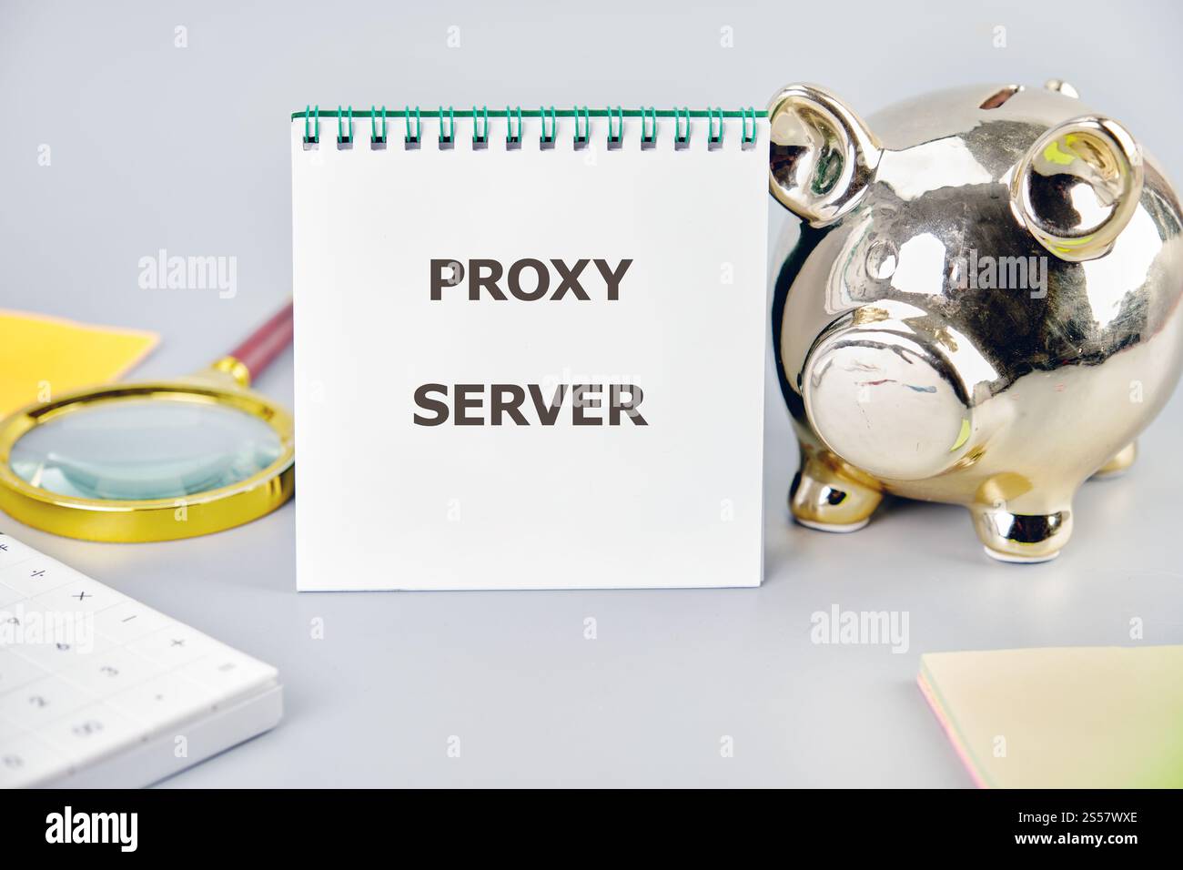 Esplorazione del funzionamento di un server proxy per proteggere le connessioni Internet e migliorare le operazioni aziendali proteggendo al contempo i dati sensibili. Foto Stock