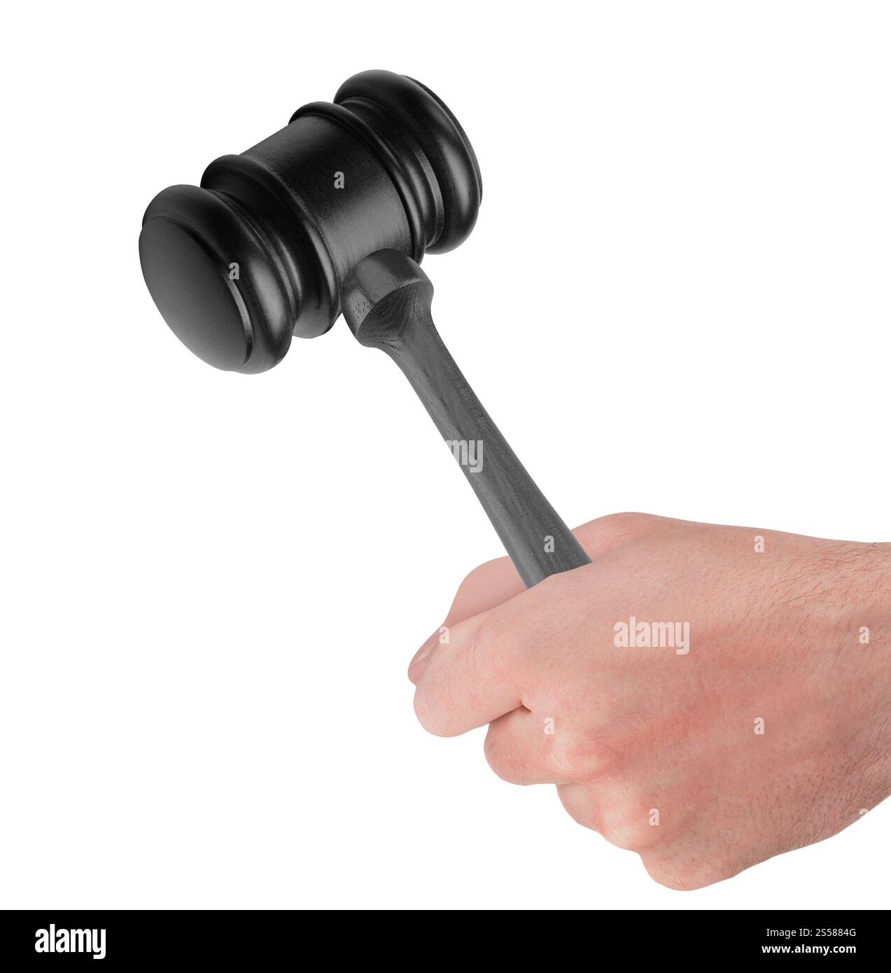 Mano maschio che tiene il martelletto di legno isolato su sfondo bianco Foto Stock