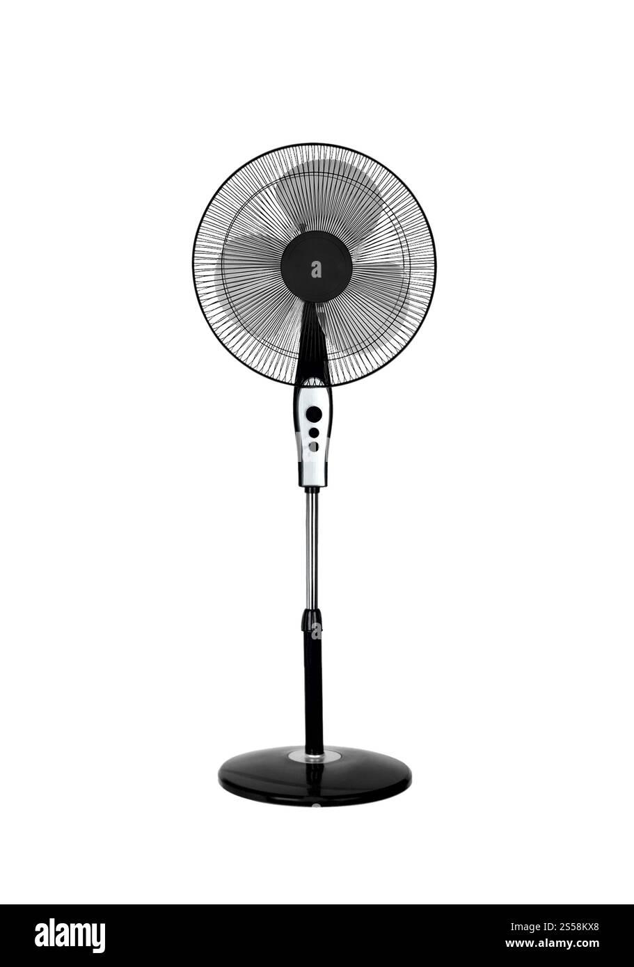 Ventola elettrica nera isolata su sfondo bianco. Ventola elettrica nera Foto Stock