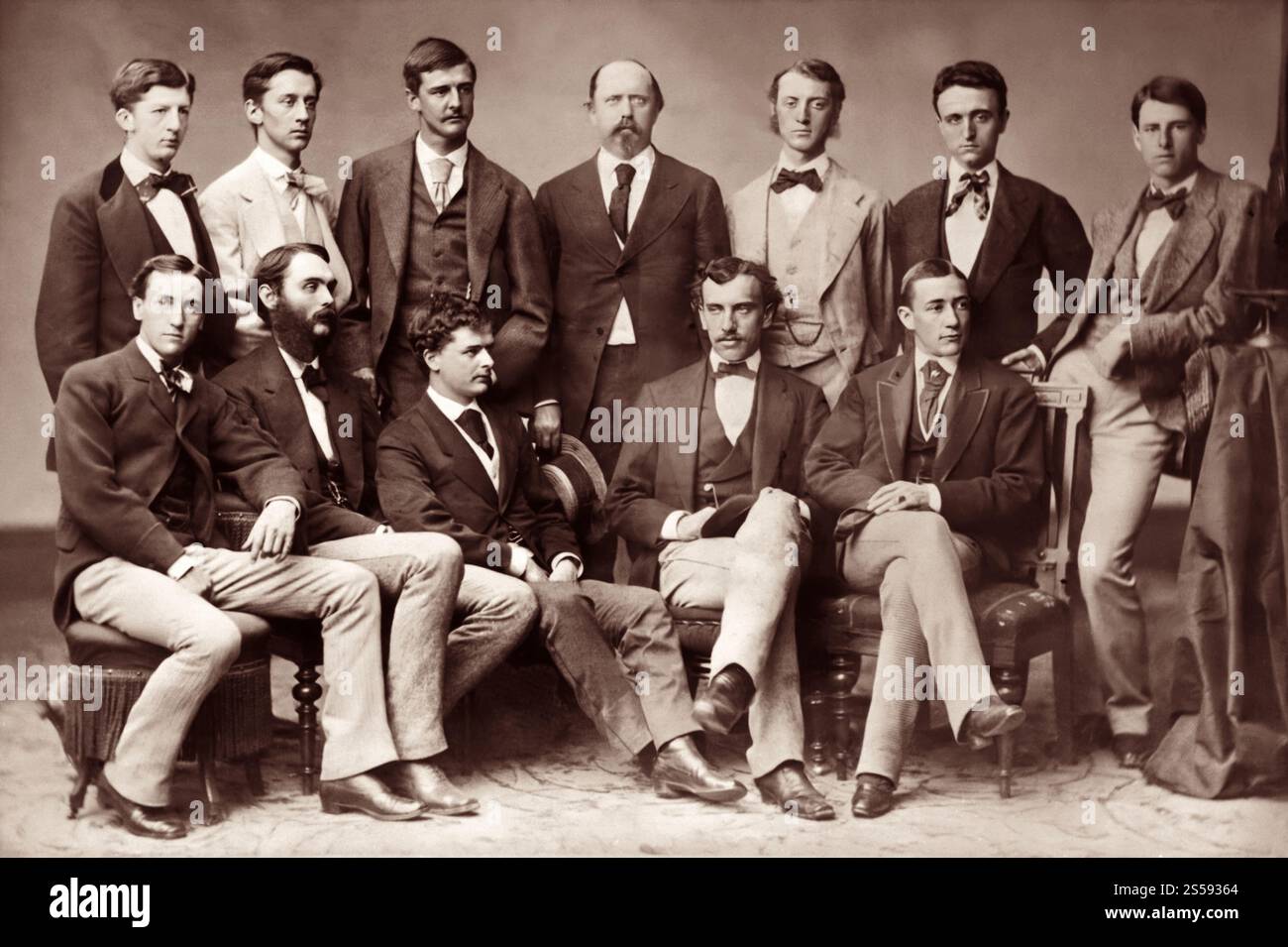 Il paleontologo americano Othniel C. Marsh (back center) e il suo gruppo di spedizione nel 1870. (USA) Foto Stock