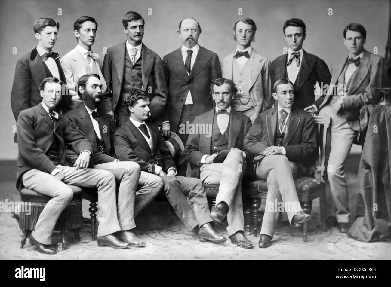 Il paleontologo americano Othniel C. Marsh (back center) e il suo gruppo di spedizione nel 1870. (USA) Foto Stock
