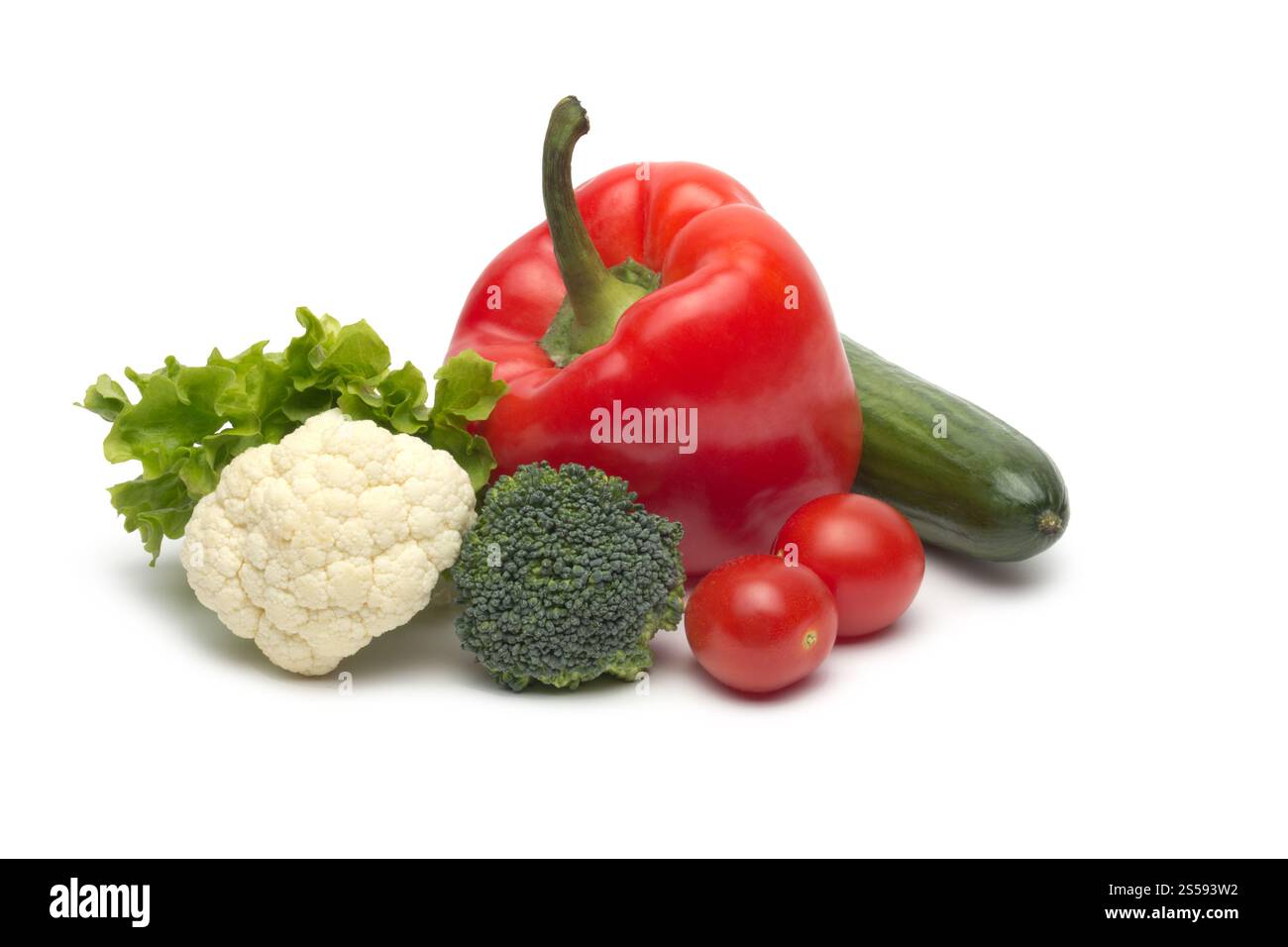 verdure fresche su sfondo bianco. verdure fresche Foto Stock