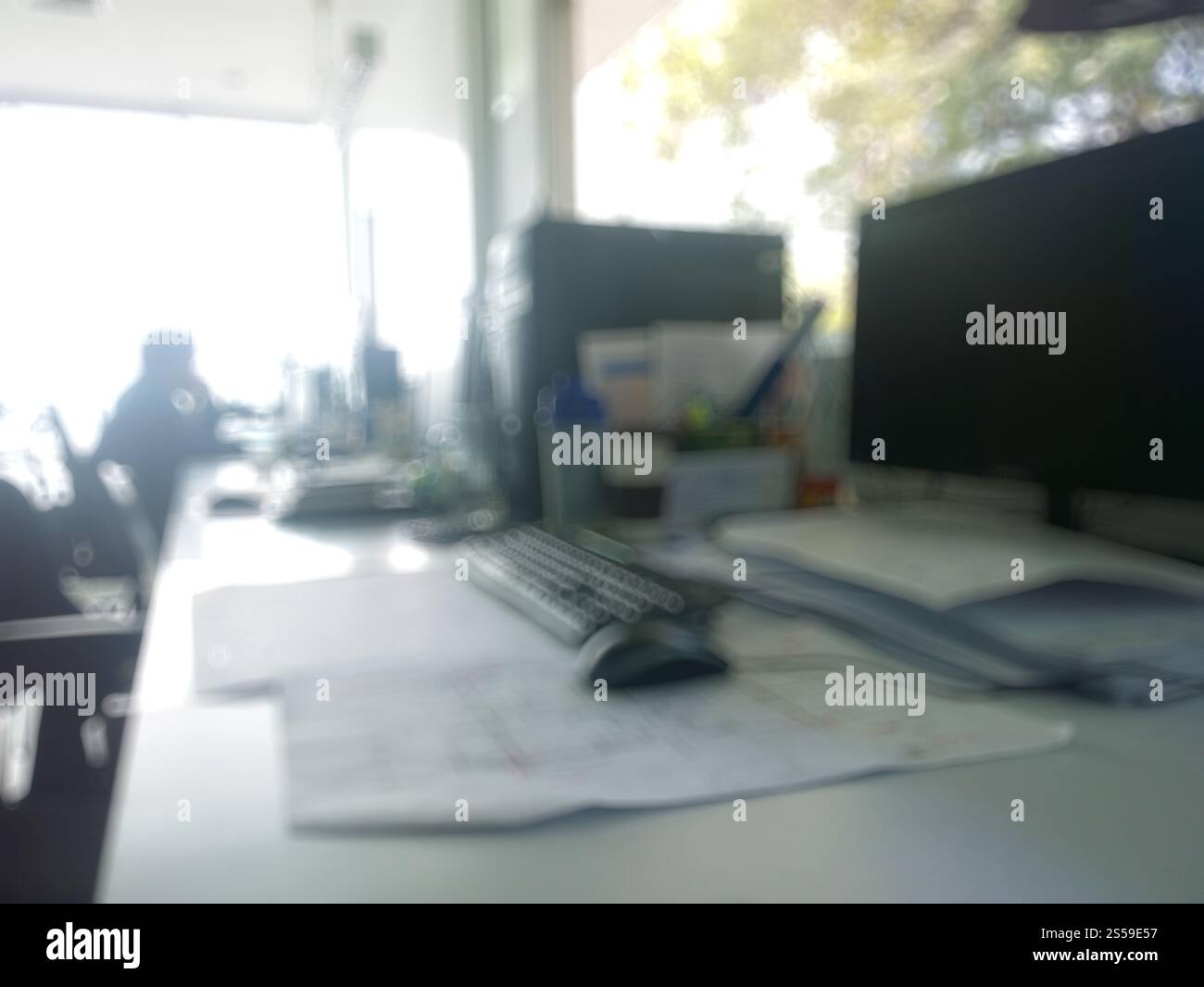 Abstract office con computer blur sullo sfondo Foto Stock