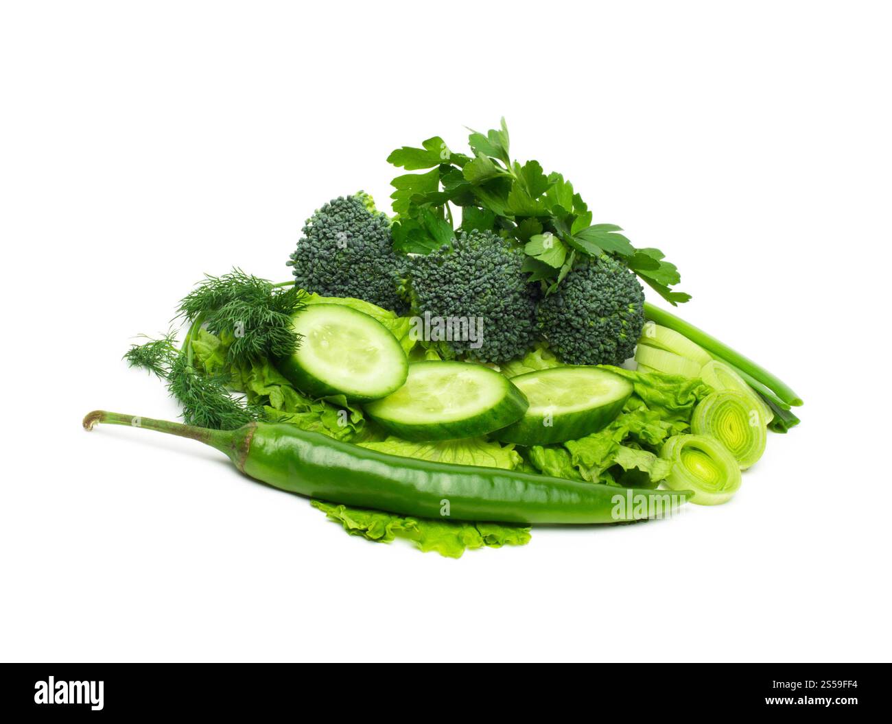 erba verde fresca prezzemolo, aneto, cipolla, erbe isolate su sfondo bianco. prezzemolo erba verde fresca, aneto, cipolla e erbe aromatiche Foto Stock