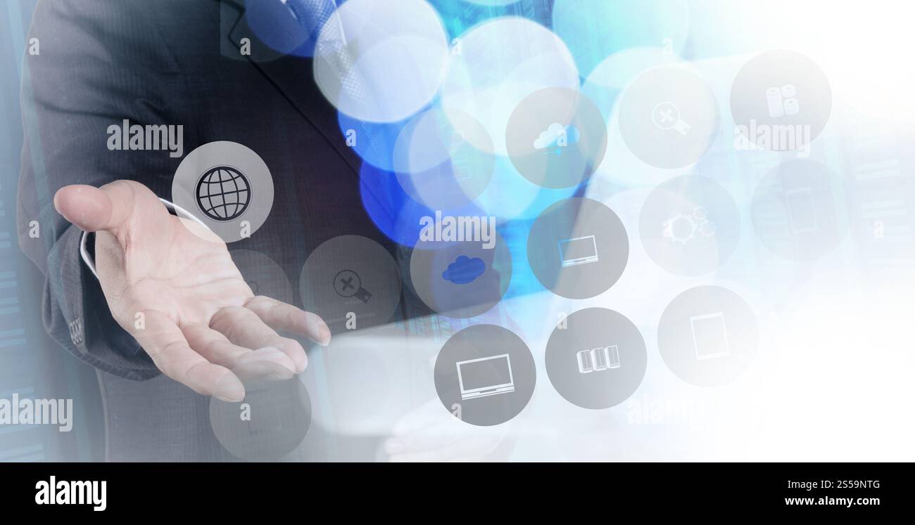 La doppia esposizione dell'uomo d'affari mostra le icone della tecnologia moderna come concetto Foto Stock