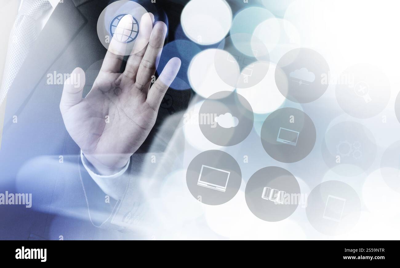 La doppia esposizione dell'uomo d'affari mostra le icone della tecnologia moderna come concetto Foto Stock