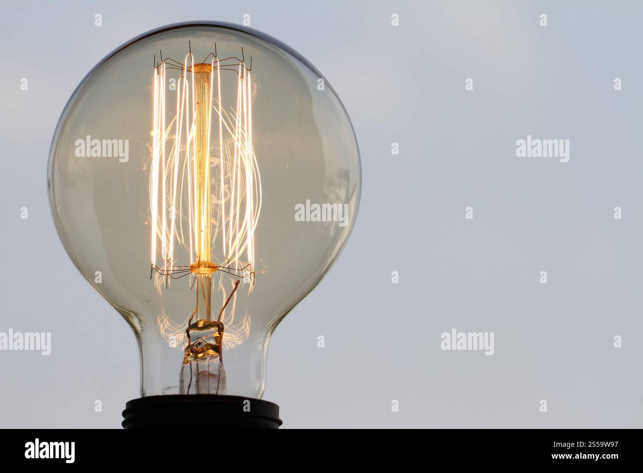 Close up vintage lampadina della luce come concetto creativo Foto Stock