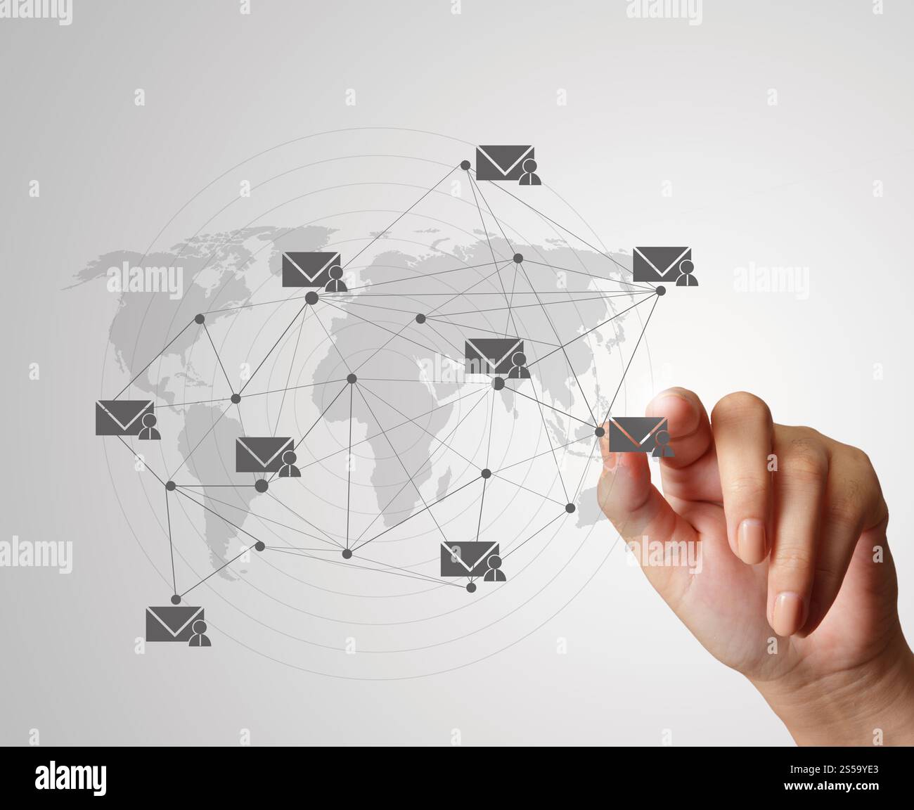 Mano, premendo il social media icona come concetto Foto Stock