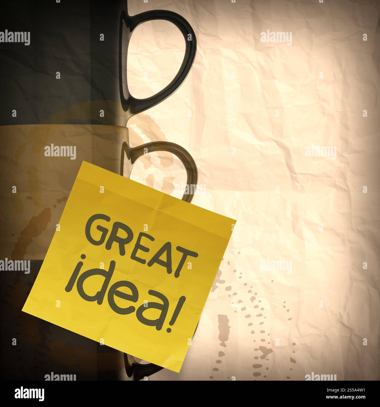 Tazza da caffè 3d e nota adesiva su riciclare carta sgualcita sfondo Foto Stock