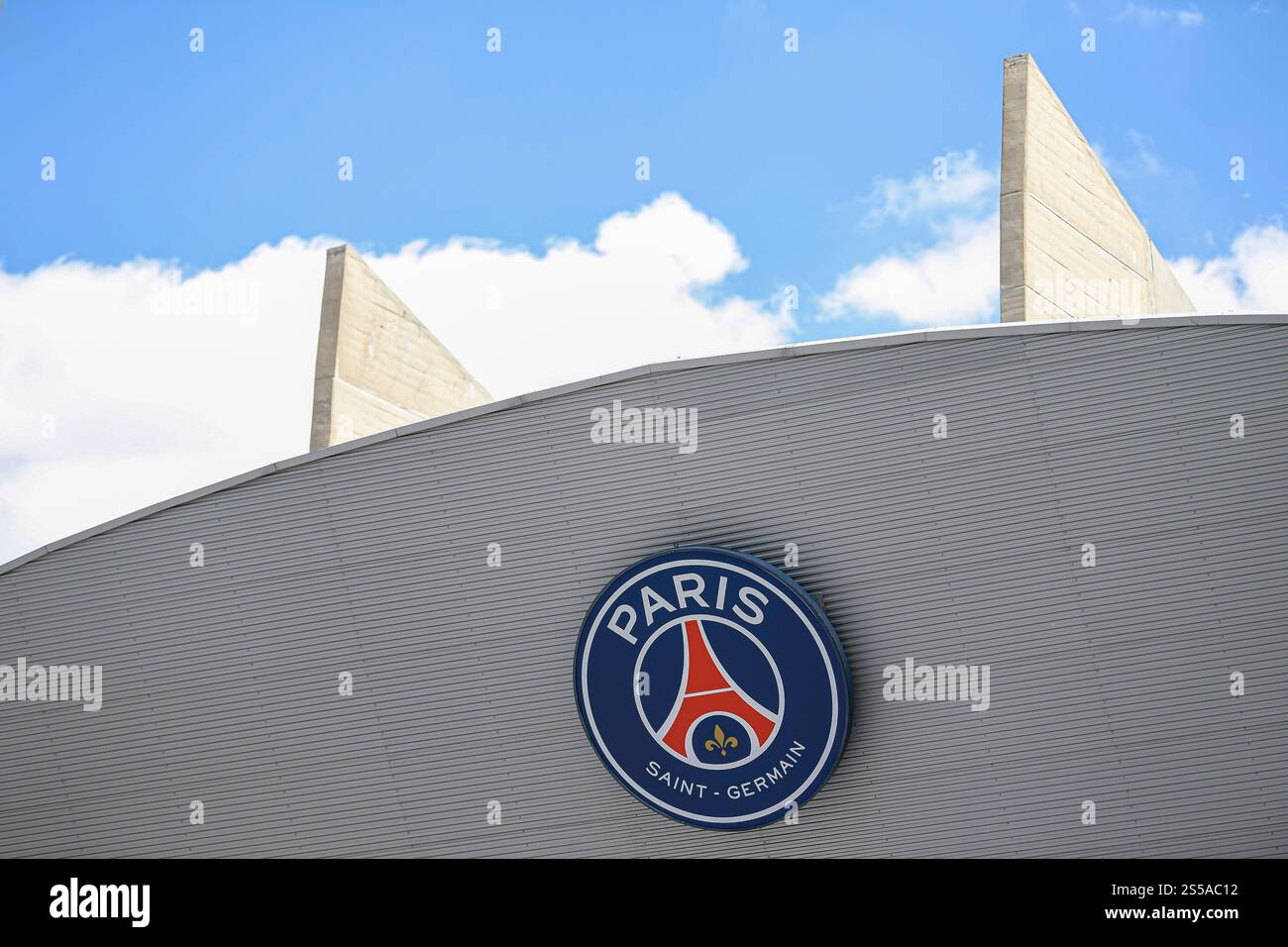 Parigi (Francia): Stadio Parc des Princes, logo Paris Saint Germain (PSG) Foto Stock