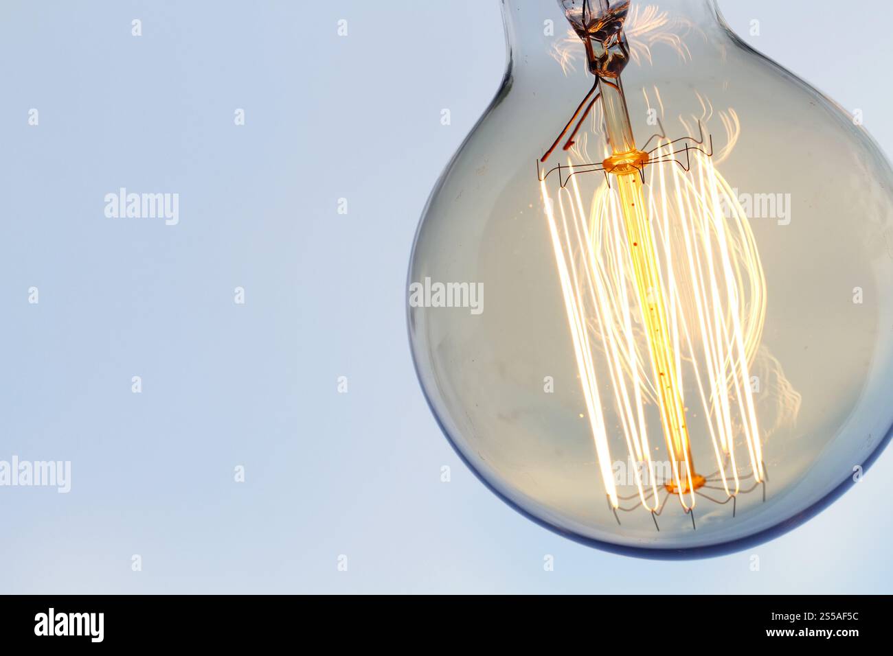 Close up vintage lampadina della luce come concetto creativo Foto Stock