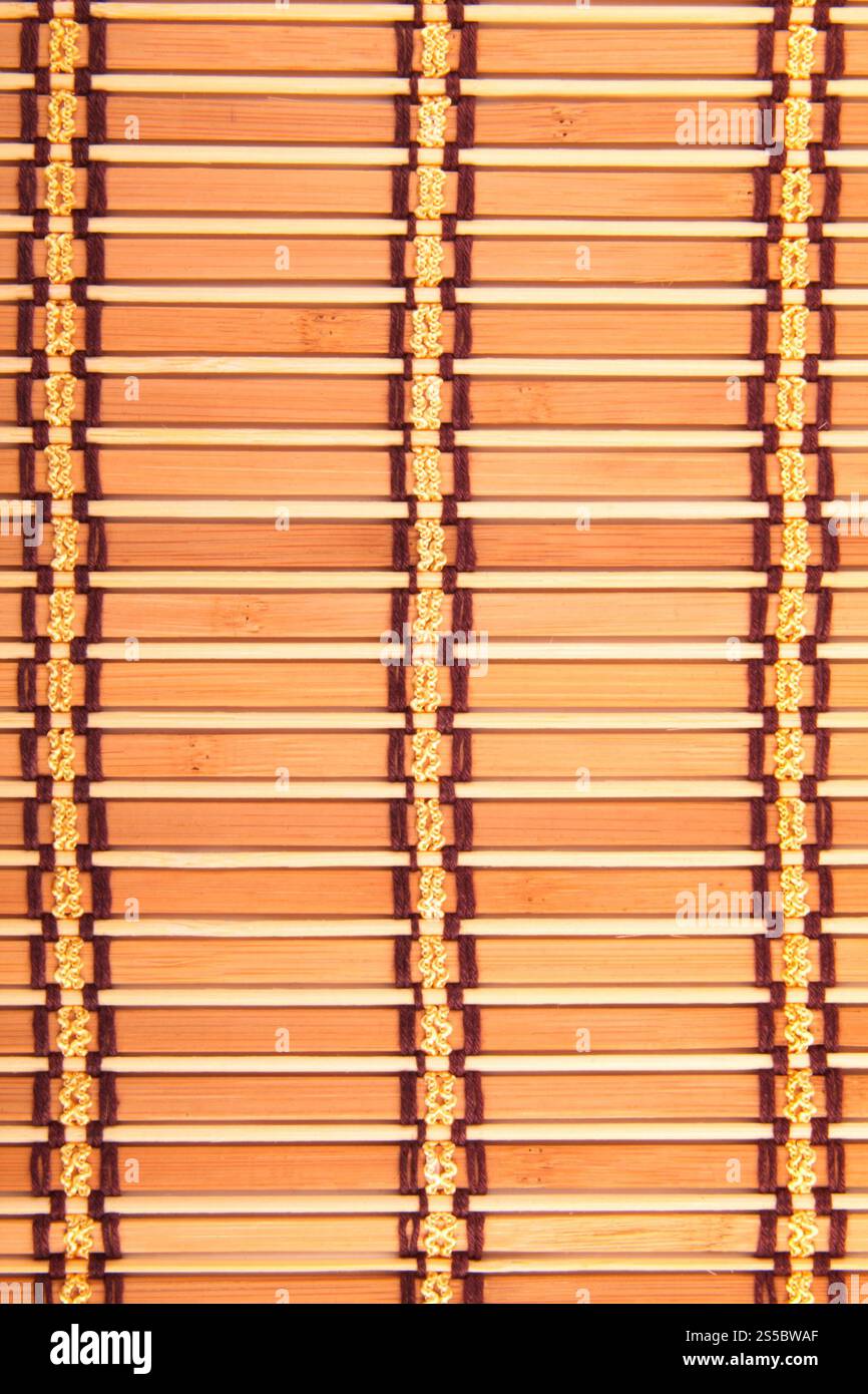 biancheria da letto in legno, sfondo da primo piano. biancheria da letto con tè di fondo in legno Foto Stock